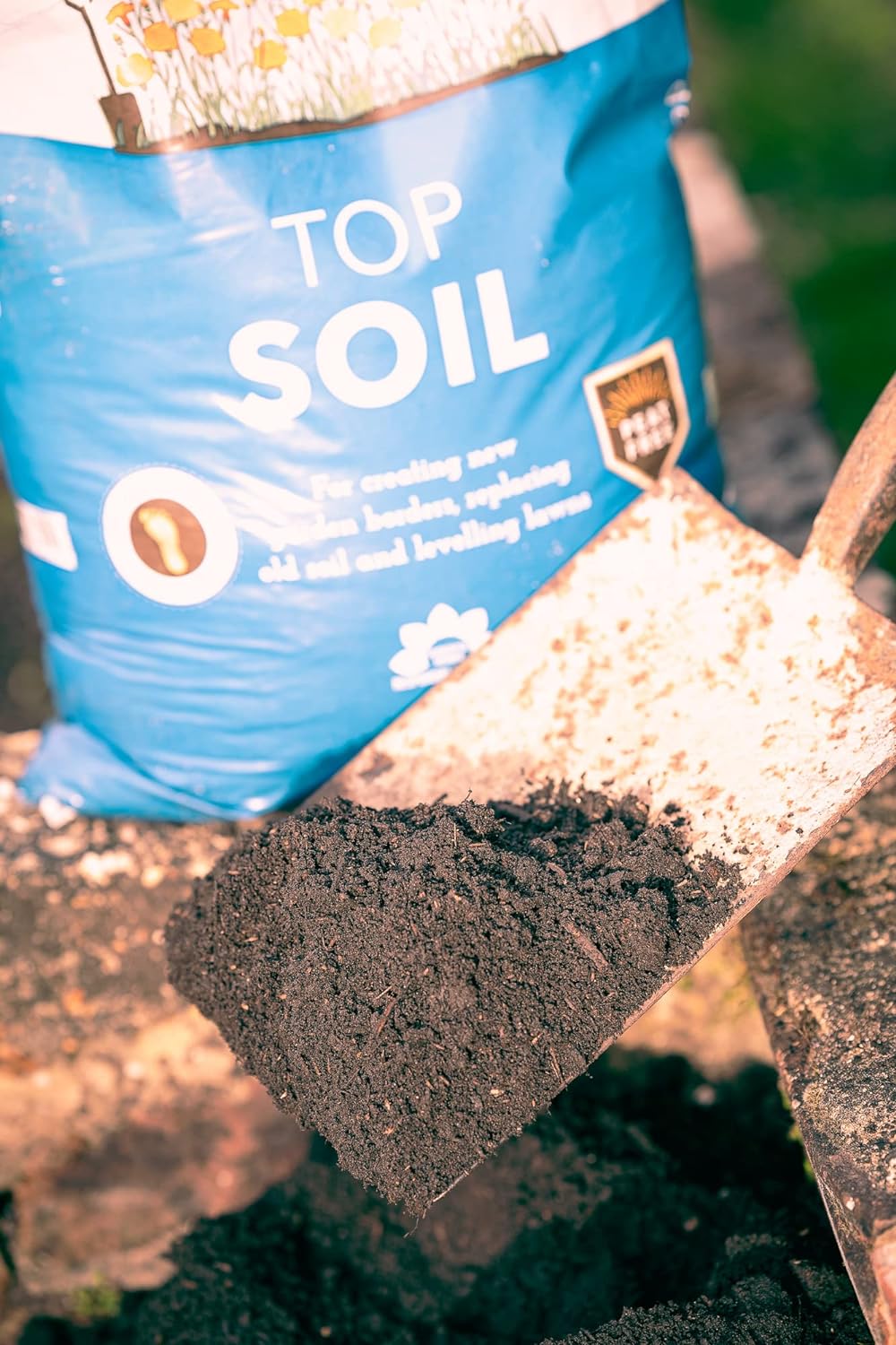 Harmony Gardens Top Soil (25L) | Peat-free Carbon Neutral Soil For Grass Seeding, Lawns, Raised Beds & Borders