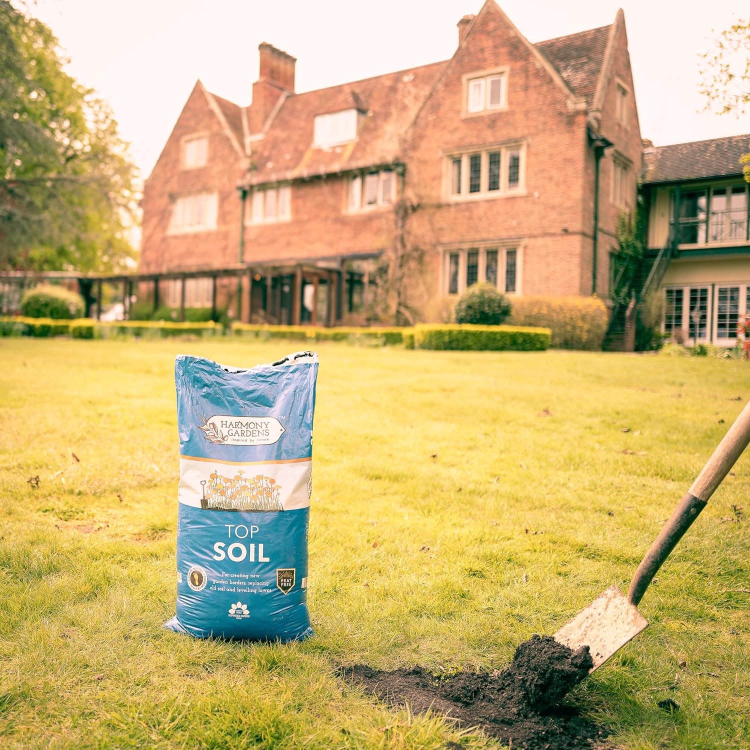 Harmony Gardens Top Soil (25L) | Peat-free Carbon Neutral Soil For Grass Seeding, Lawns, Raised Beds & Borders