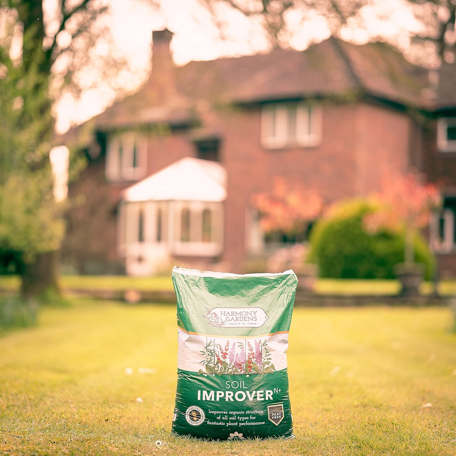 Harmony Gardens Soil Improver (50L) | Peat-Free Top Soil Fertiliser and Conditioner. Nitrogen and Trace Element Enriched